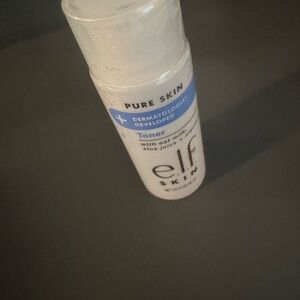 Flawless Finish Makeup Toner with Smooth Application